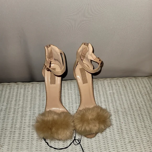 Brand new women's high heels open toes, faux fur design various sizes Natural - Picture 1 of 6